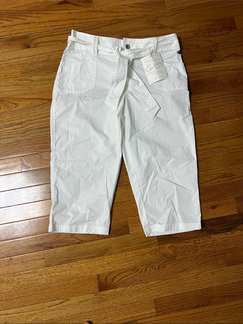 Women’s White Cotton Capris with Self-Fabric Belt